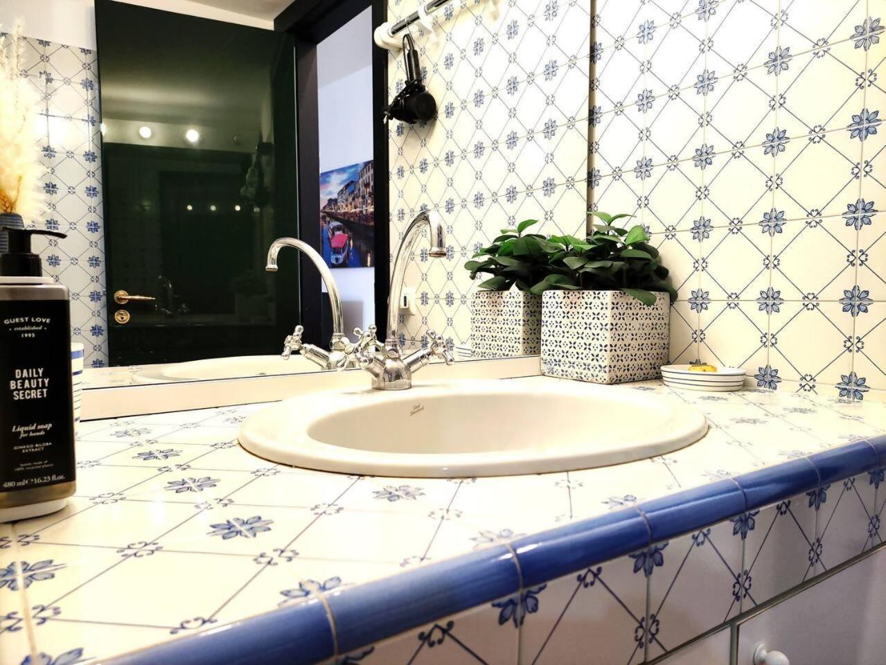 Bilocale Santagostino Apartment Milano Ngoại thất bức ảnh